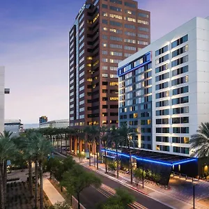 ac-hotel-by-marriott-phoenix-downtown.hotelsofphoenix.com/